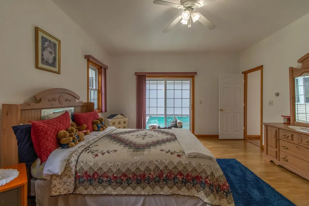 1165 Vt Route 100 Newport Town VT 05857