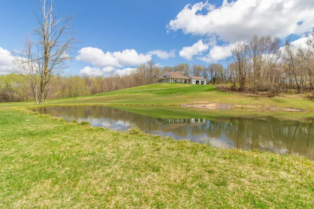 1165 Vt Route 100 Newport Town VT 05857