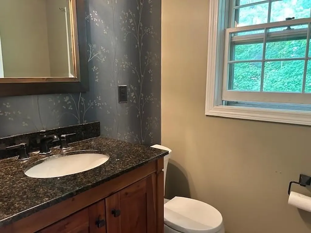 126 Winterwood Drive Londonderry NH 03053