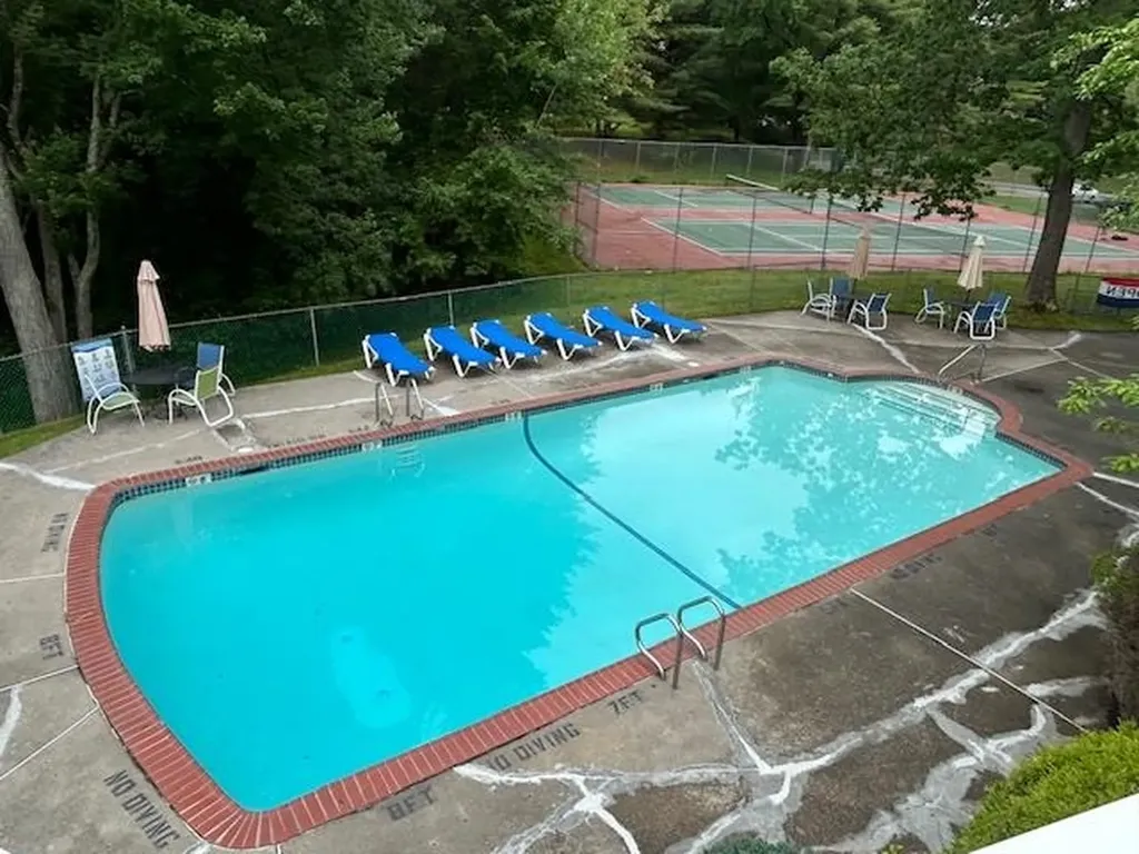 126 Winterwood Drive Londonderry NH 03053