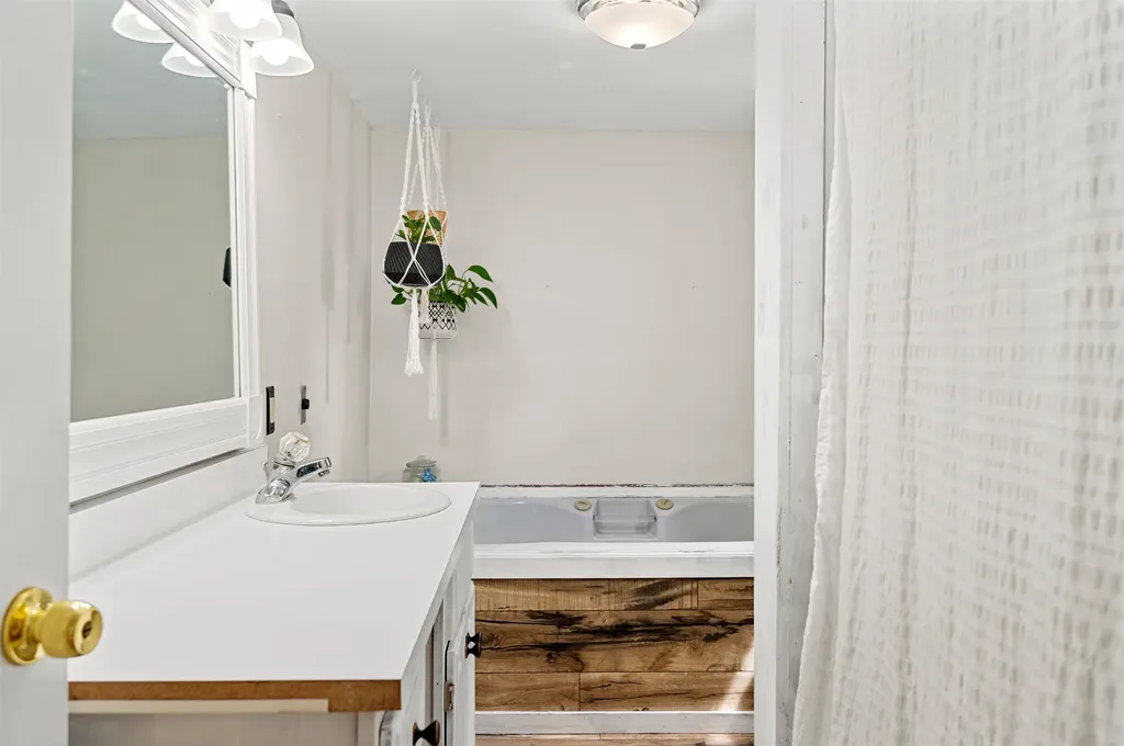 91 Robert Lane Plainfield VT 05667