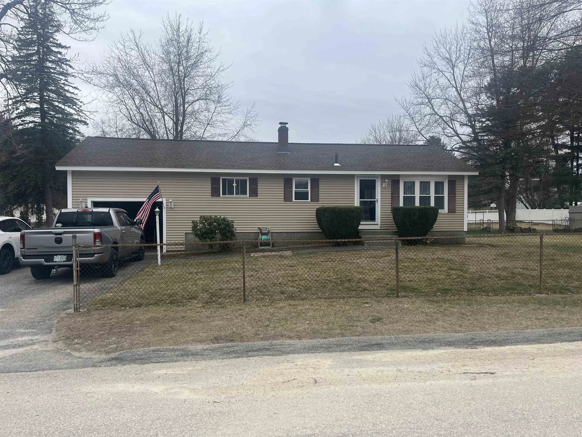 11 Lorraine Street Hudson NH 03051