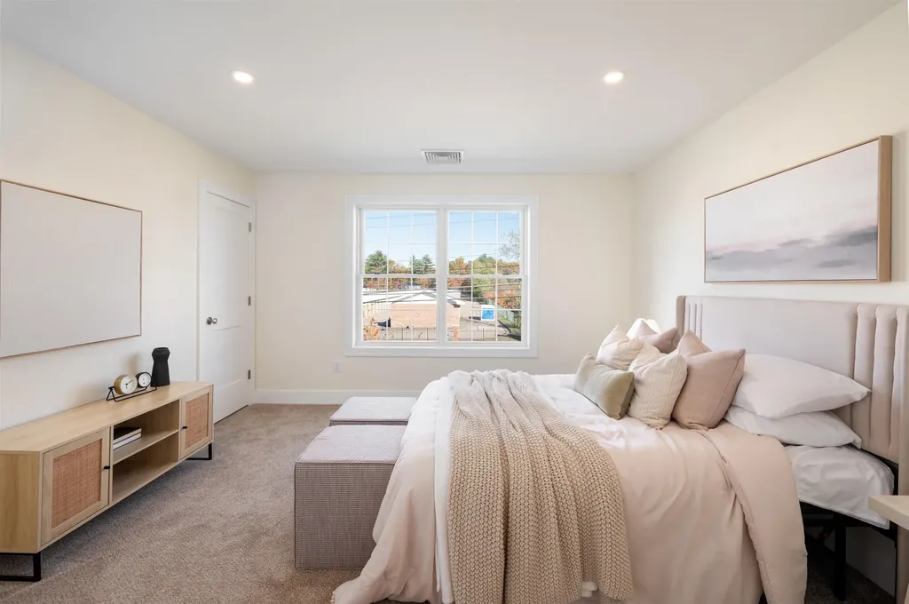 13 Suffolk Drive Concord NH 03303