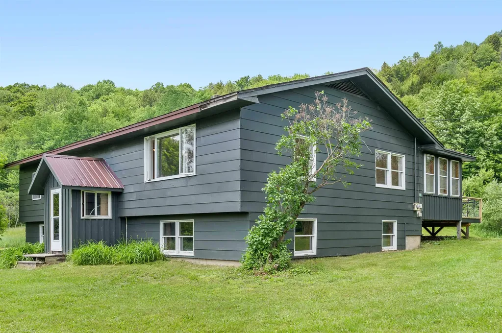 3534 Us Route 2 Marshfield VT 05658
