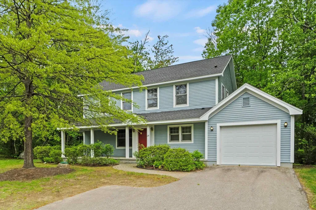 25 Sweetbrier Way Laconia NH 03246