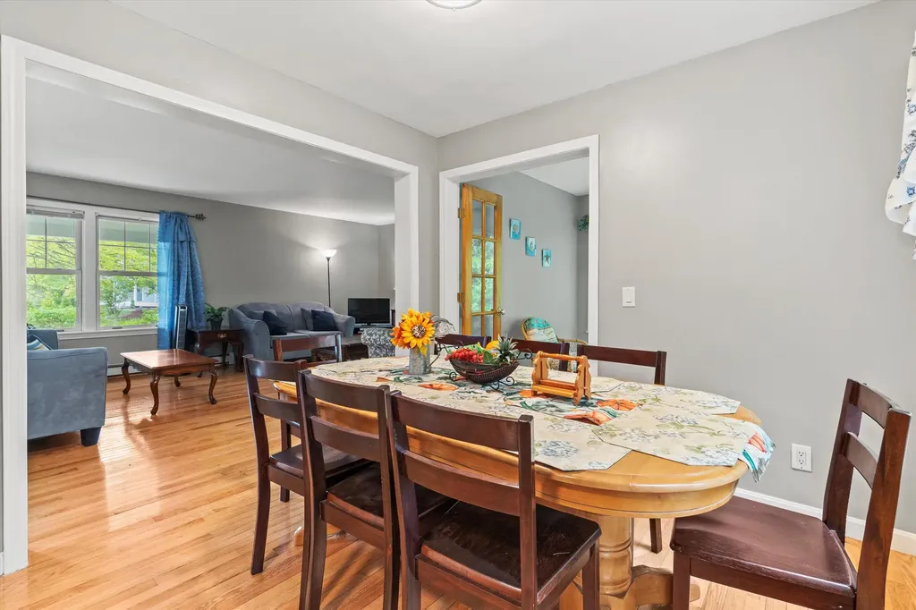 25 Sweetbrier Way Laconia NH 03246