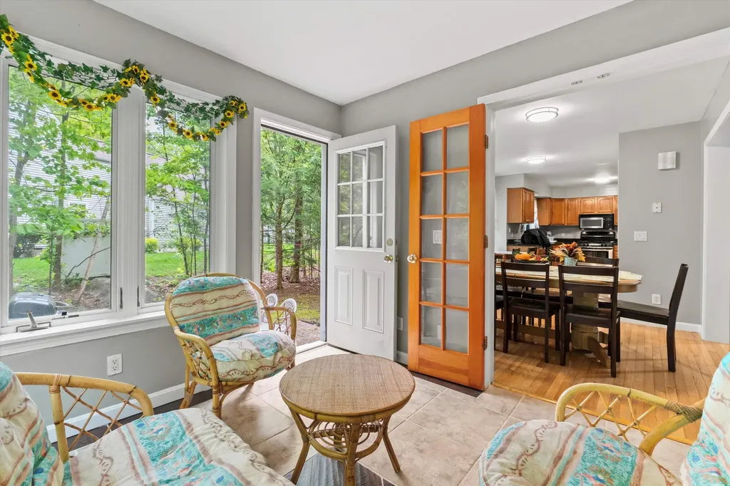 25 Sweetbrier Way Laconia NH 03246