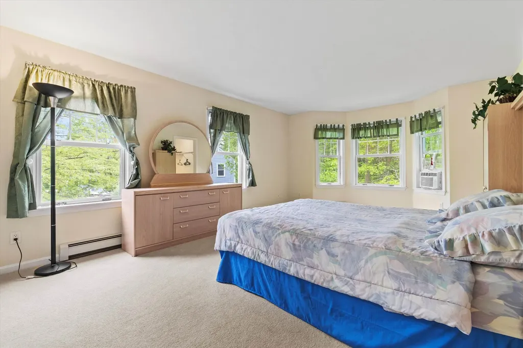 25 Sweetbrier Way Laconia NH 03246