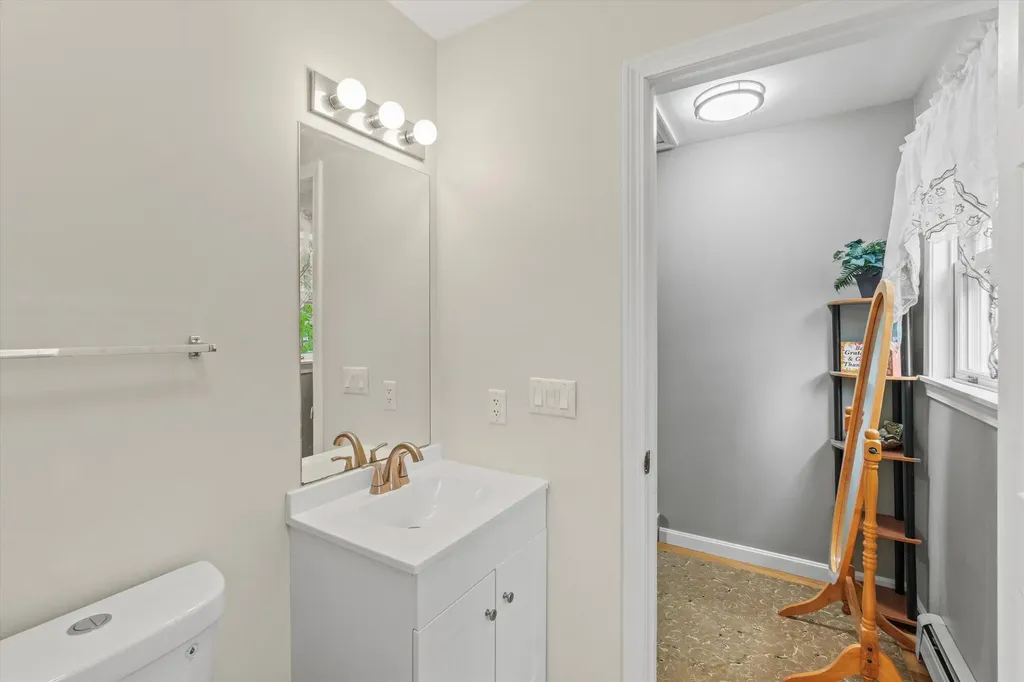 25 Sweetbrier Way Laconia NH 03246