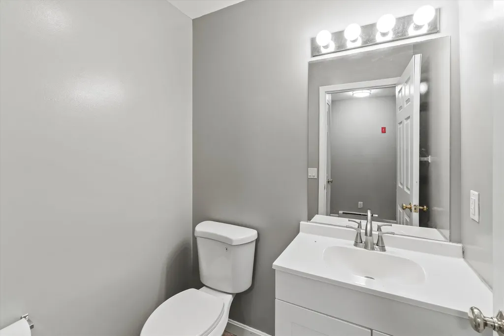 25 Sweetbrier Way Laconia NH 03246