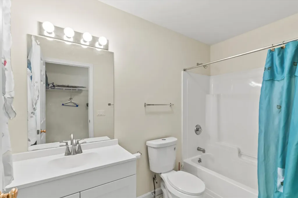 25 Sweetbrier Way Laconia NH 03246