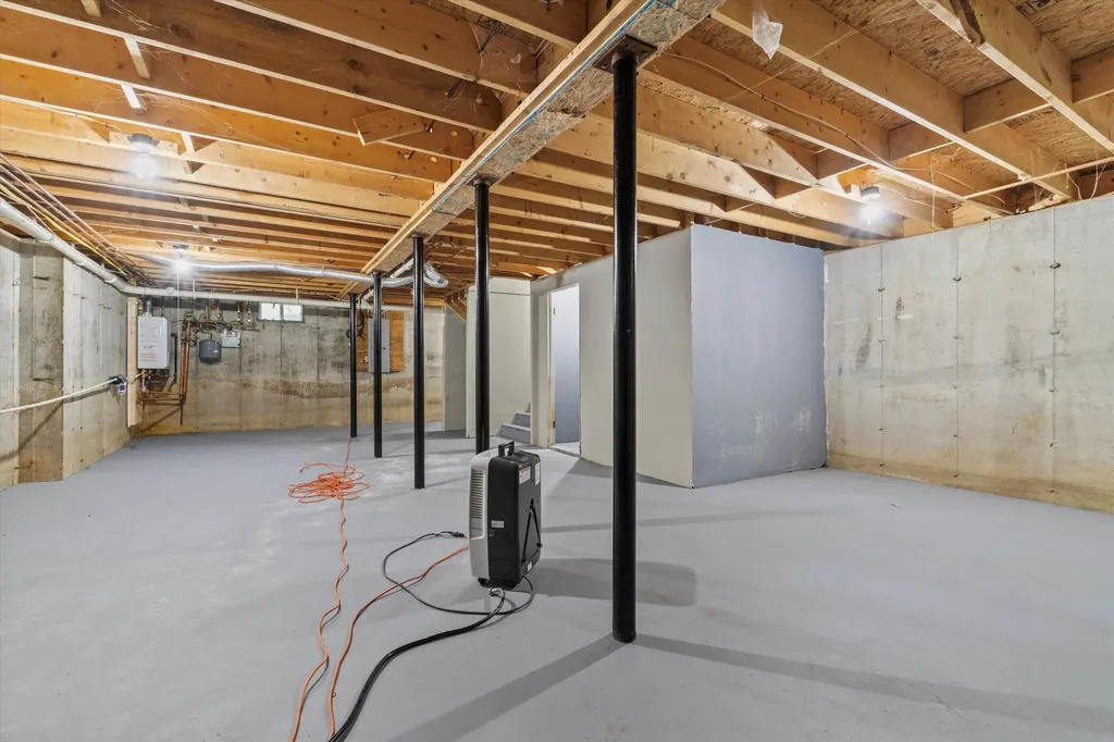 25 Sweetbrier Way Laconia NH 03246