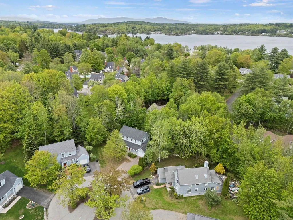 25 Sweetbrier Way Laconia NH 03246