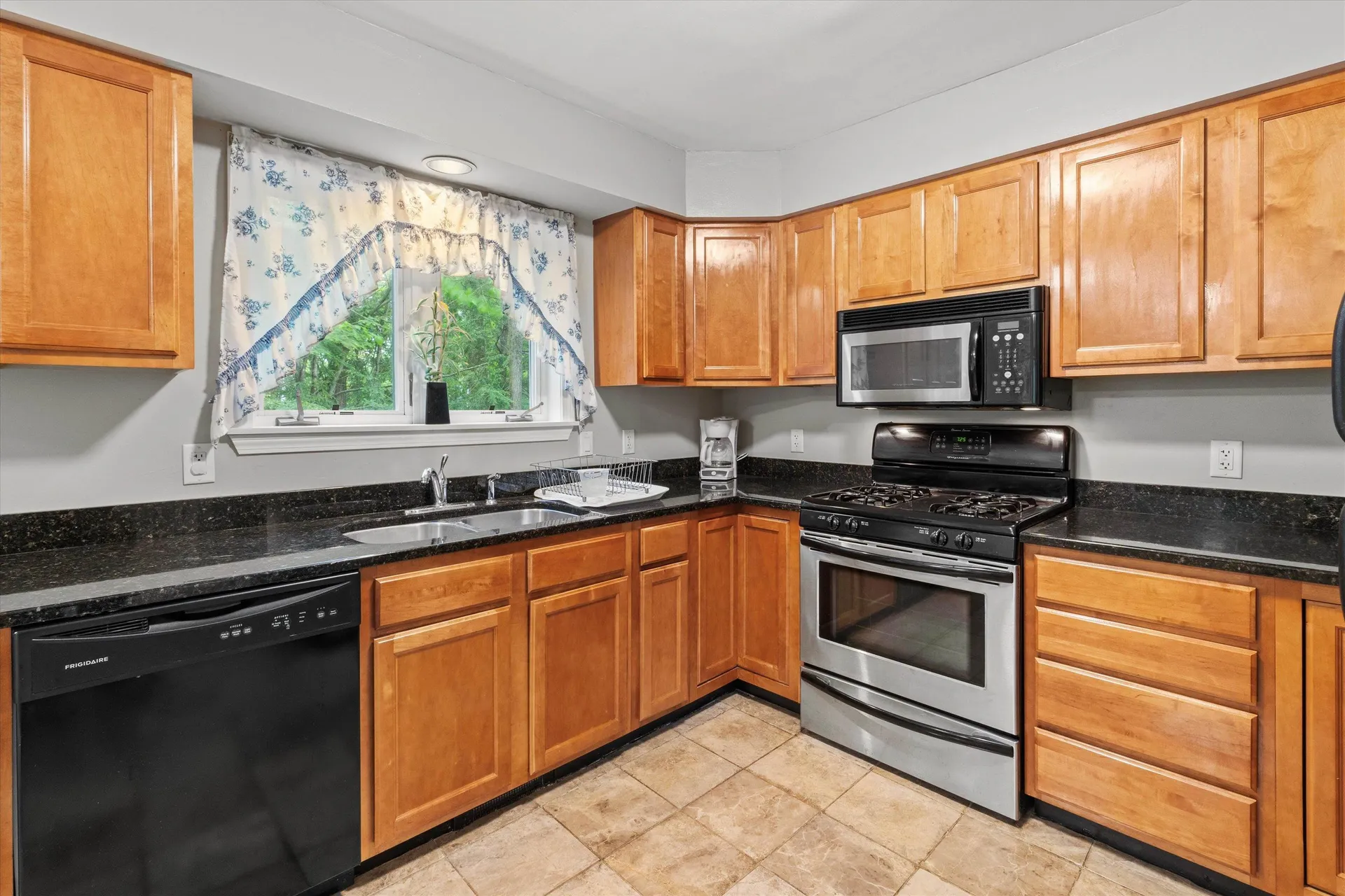 25 Sweetbrier Way Laconia NH 03246