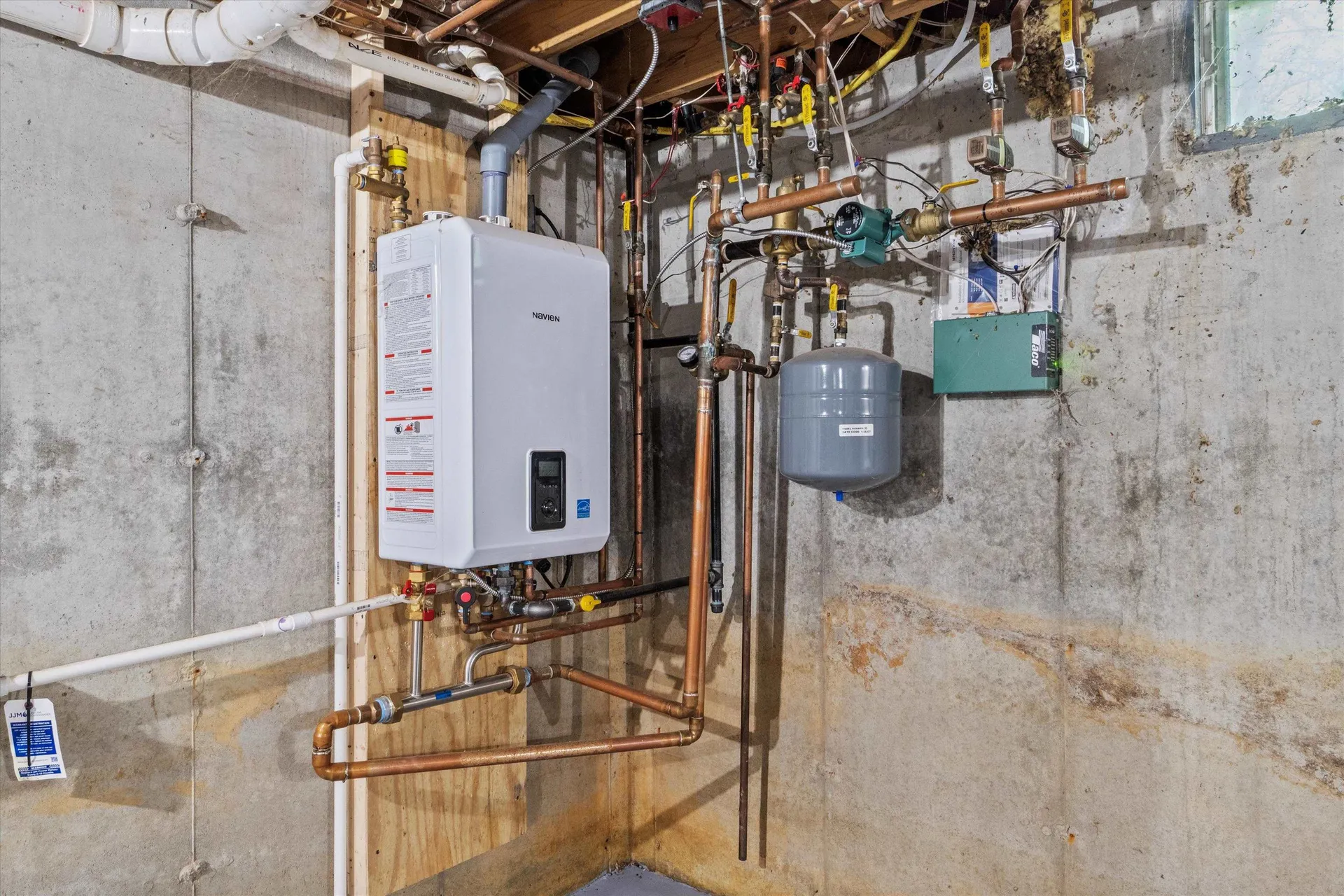 25 Sweetbrier Way Laconia NH 03246