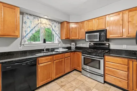 25 Sweetbrier Way Laconia NH 03246