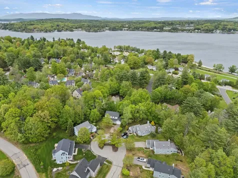 25 Sweetbrier Way Laconia NH 03246