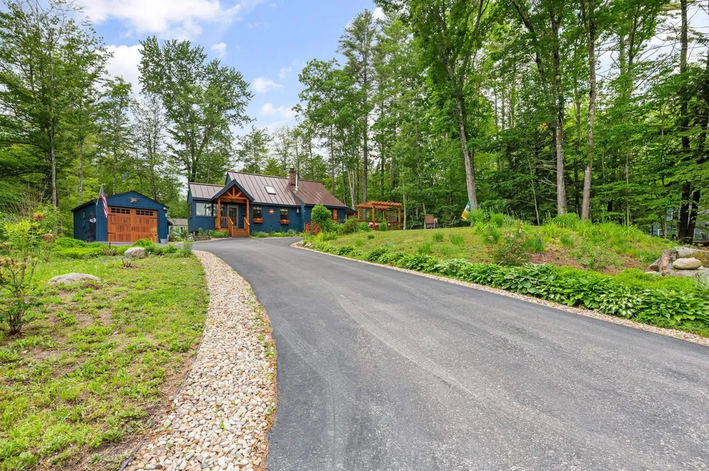 85 Lakeview Avenue Bristol NH 03222