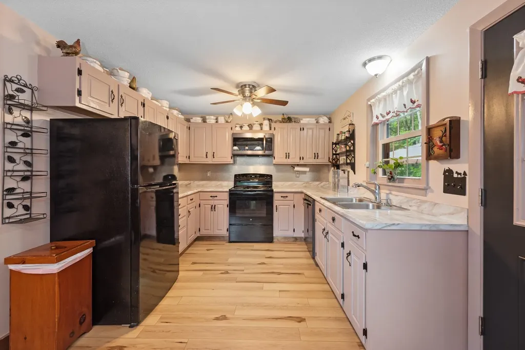 85 Lakeview Avenue Bristol NH 03222