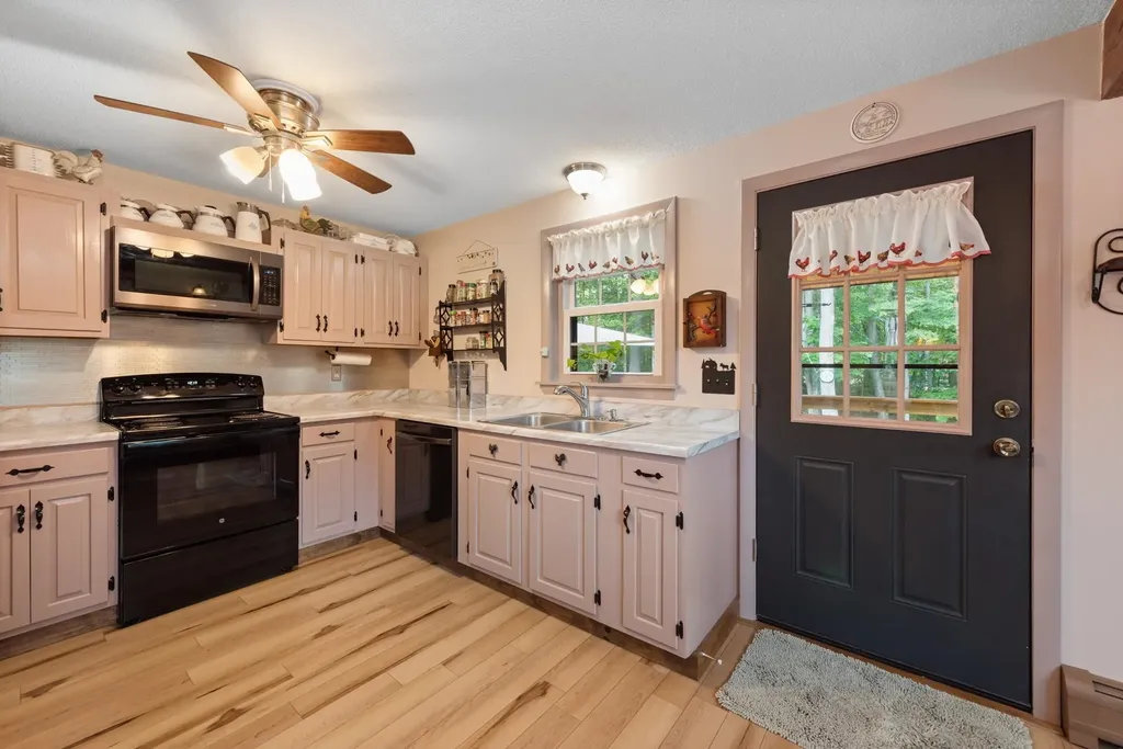 85 Lakeview Avenue Bristol NH 03222