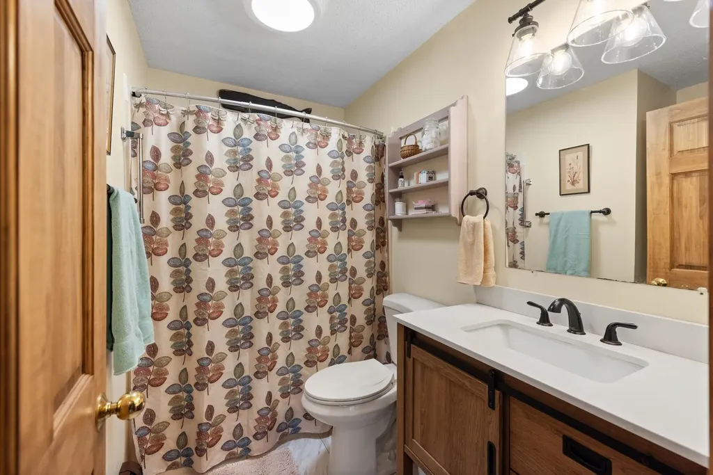 85 Lakeview Avenue Bristol NH 03222