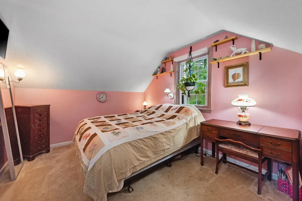 85 Lakeview Avenue Bristol NH 03222