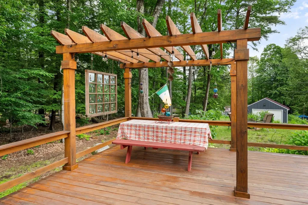 85 Lakeview Avenue Bristol NH 03222