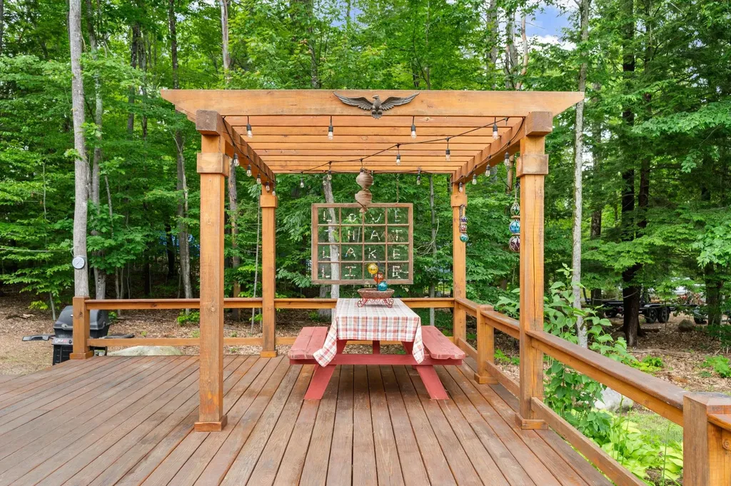 85 Lakeview Avenue Bristol NH 03222