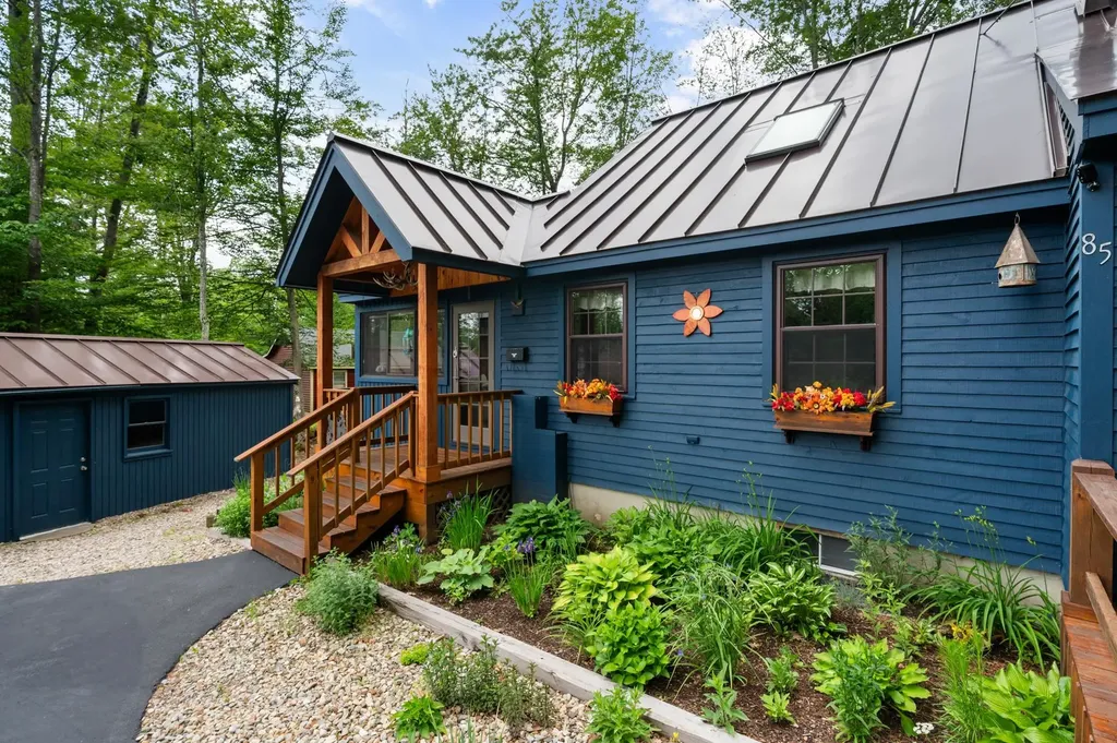 85 Lakeview Avenue Bristol NH 03222