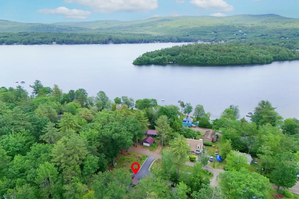 85 Lakeview Avenue Bristol NH 03222