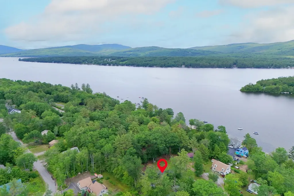 85 Lakeview Avenue Bristol NH 03222