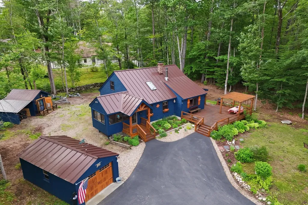 85 Lakeview Avenue Bristol NH 03222