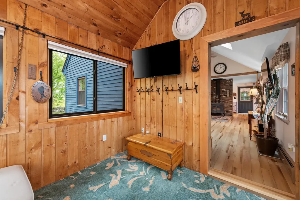 85 Lakeview Avenue Bristol NH 03222