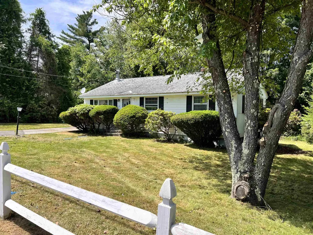 16 Palmer Road Goffstown NH 03045