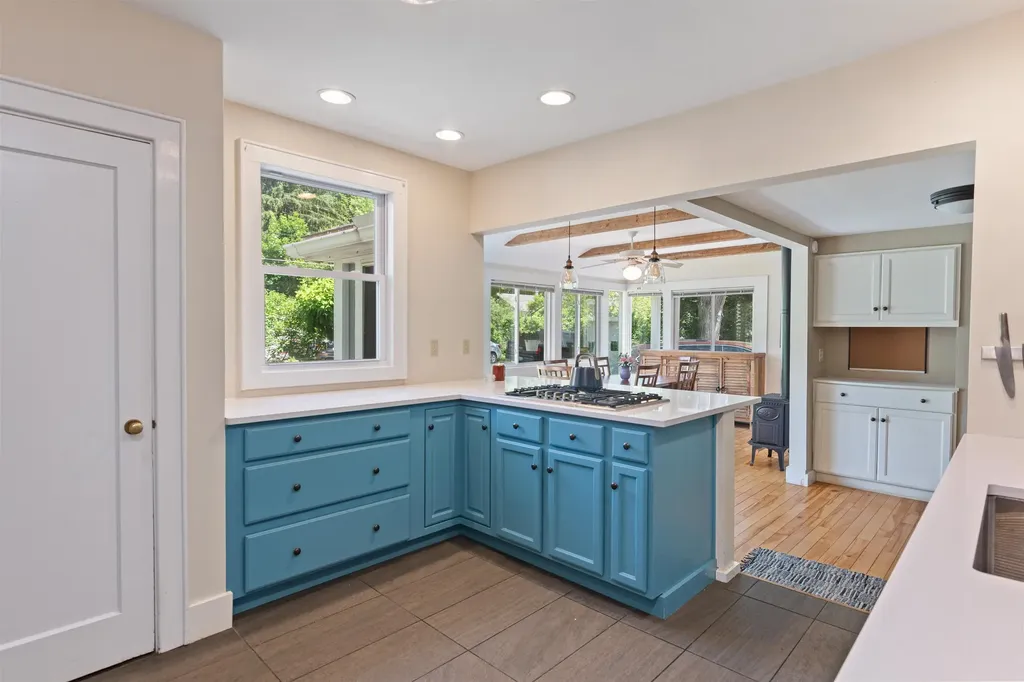 11 Beacon Street South Burlington VT 05403
