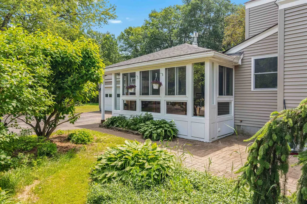 11 Beacon Street South Burlington VT 05403