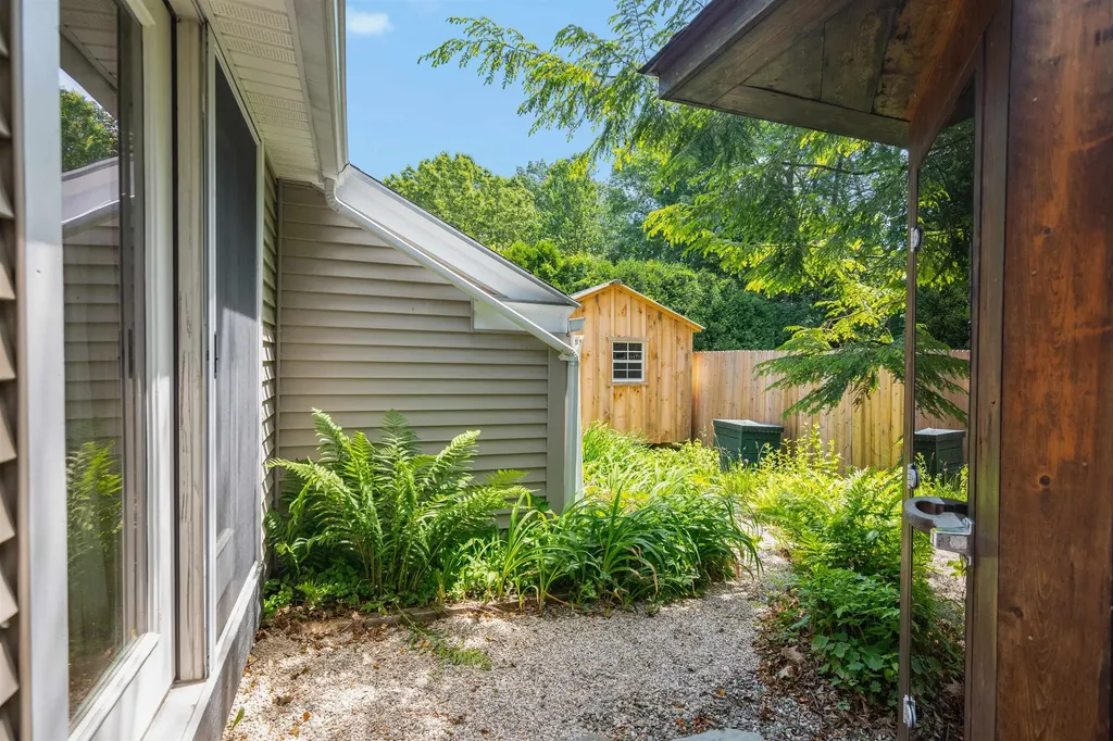 11 Beacon Street South Burlington VT 05403