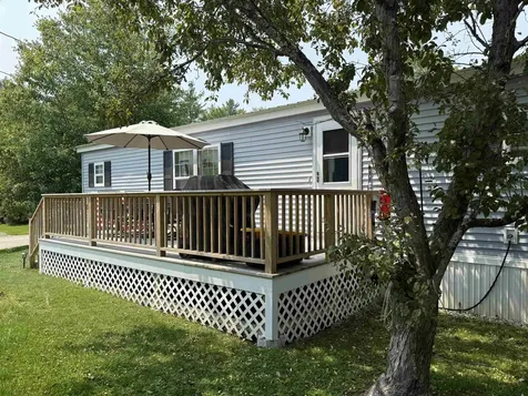 8 Sir Lancelot Drive Exeter NH 03833