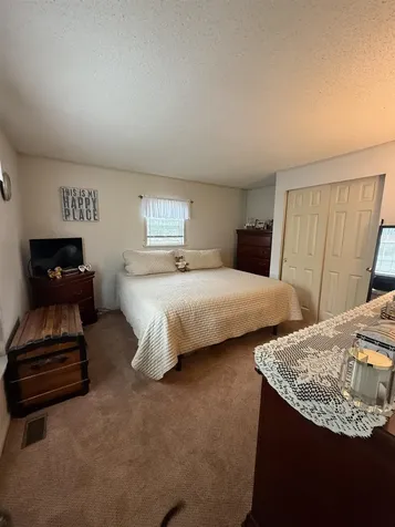 8 Sir Lancelot Drive Exeter NH 03833