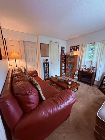 8 Sir Lancelot Drive Exeter NH 03833