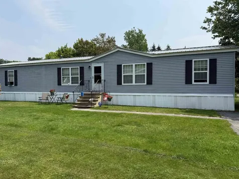 8 Sir Lancelot Drive Exeter NH 03833