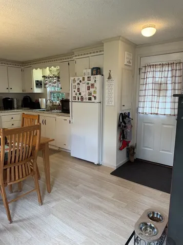 8 Sir Lancelot Drive Exeter NH 03833