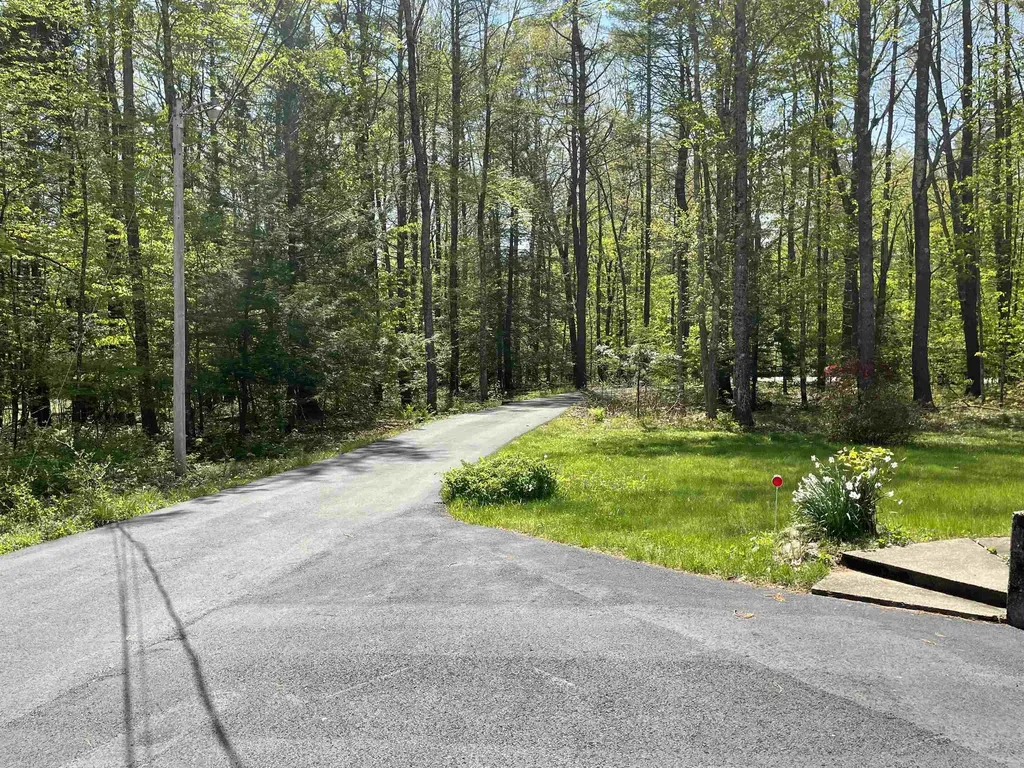 28 Garrison Lane Madbury NH 03823