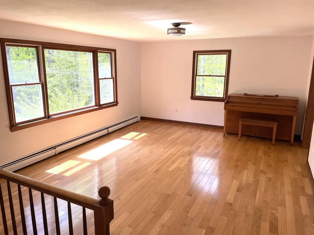 28 Garrison Lane Madbury NH 03823