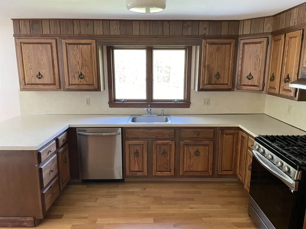 28 Garrison Lane Madbury NH 03823