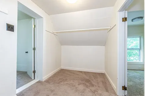 17 Arch Street Laconia NH 03246