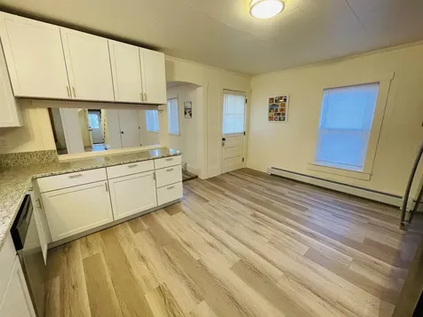 17 Arch Street Laconia NH 03246