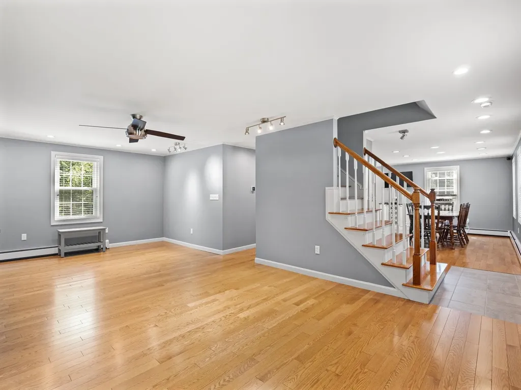 44 Mcquade Brook Road Bedford NH 03110