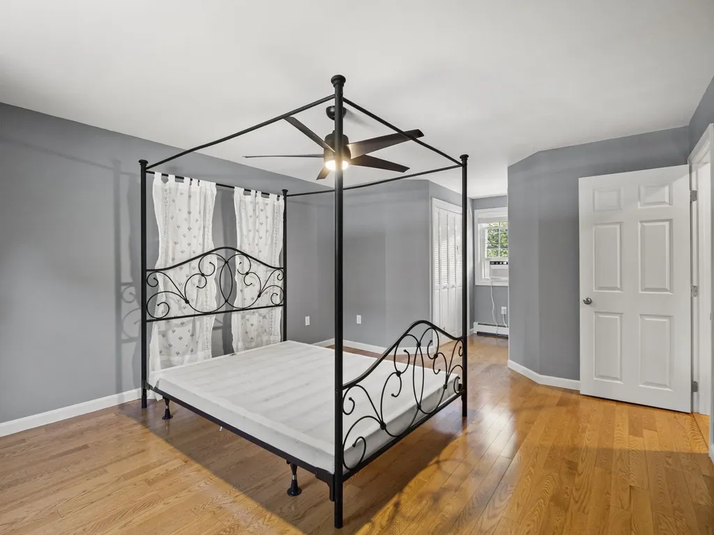 44 Mcquade Brook Road Bedford NH 03110