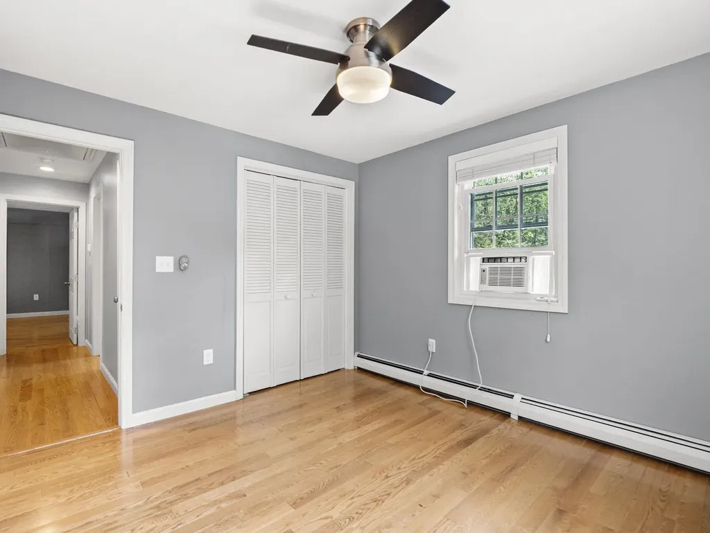 44 Mcquade Brook Road Bedford NH 03110